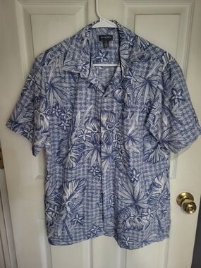 Van Heusen Men's Blue Floral Short-Sleeve Button-Up Shirt